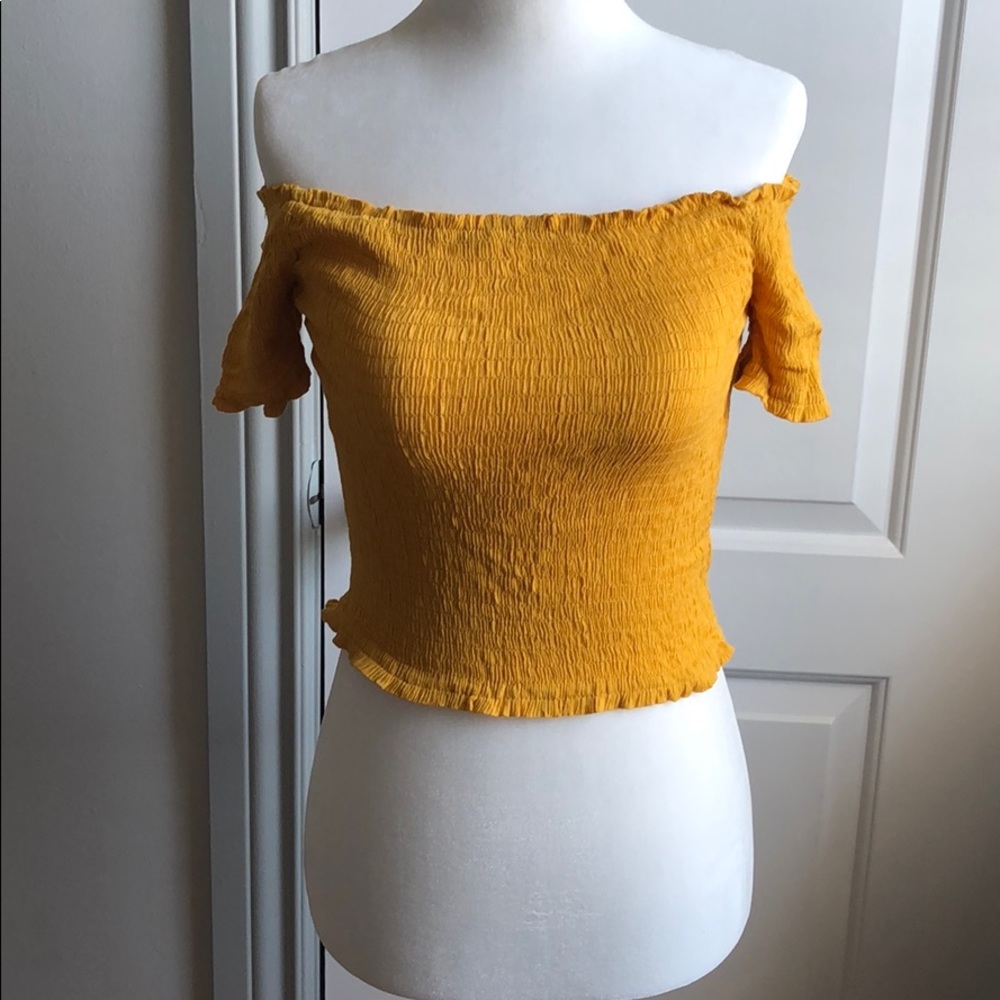 Yellow stretchy shirt